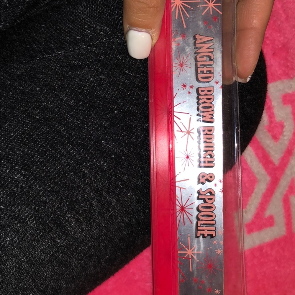 Makeup brush
